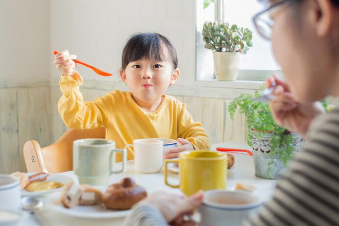 8 Bí Quyết "Nhàn Tênh" Để Dạy Con Ngoan Và Tự Lập Từ Khi Trẻ Còn Nhỏ - TRƯỜNG MẦM NON VOI CON