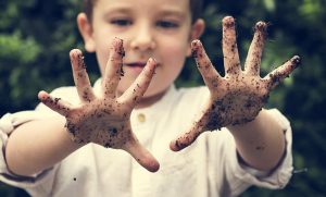 Vì Sao Những Em Bé Cần Được Thỏa Sức Bừa Bộn, Lấm Bẩn - TRƯỜNG MẦM NON VOI CON