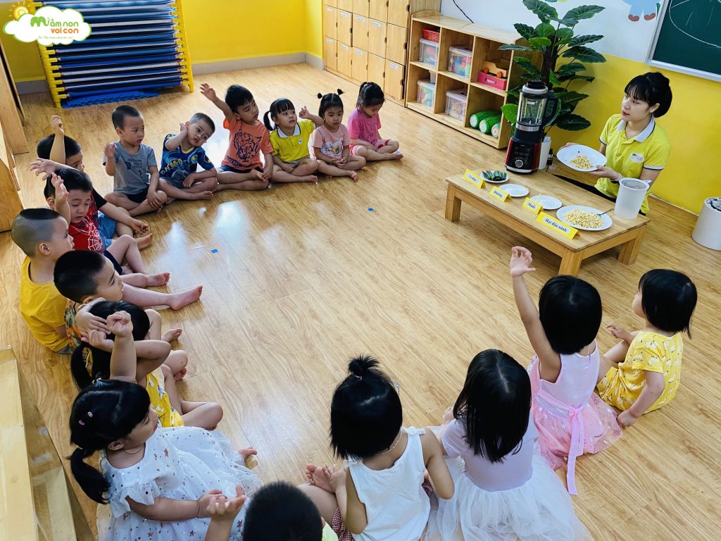 Hoạt Động Trải Nghiệm: "Làm Sữa Đậu Nành Lá Dứa" Lớp E5 - TRƯỜNG MẦM NON VOI CON