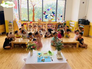 Hoạt Động Tạo Hình: Làm Con Sâu Lớp E8 - TRƯỜNG MẦM NON VOI CON