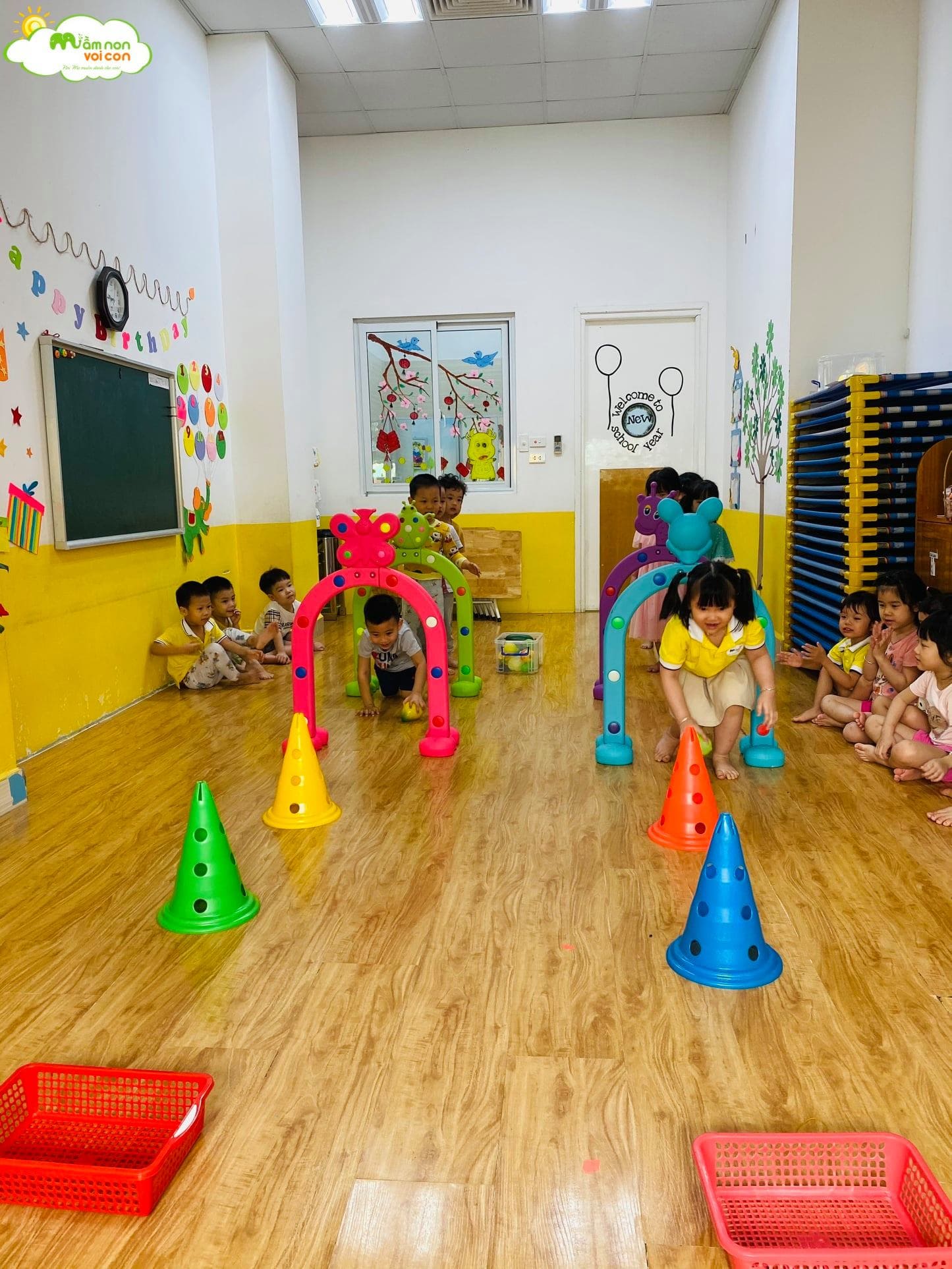 Hoạt Động Thể Chất Lớp E6 - TRƯỜNG MẦM NON VOI CON