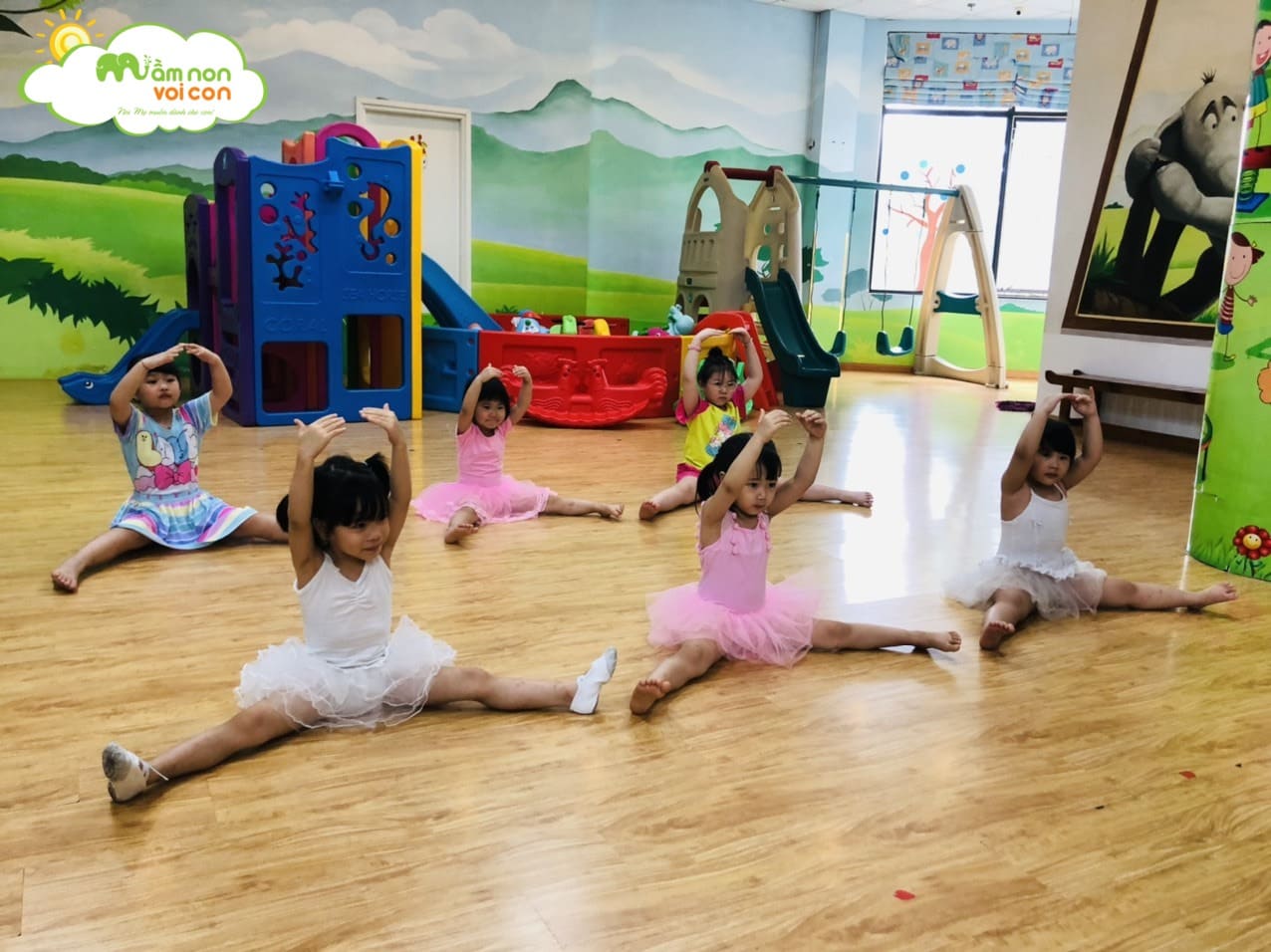 Câu Lạc Bộ Múa Trường Mầm Non Voi Con - TRƯỜNG MẦM NON VOI CON