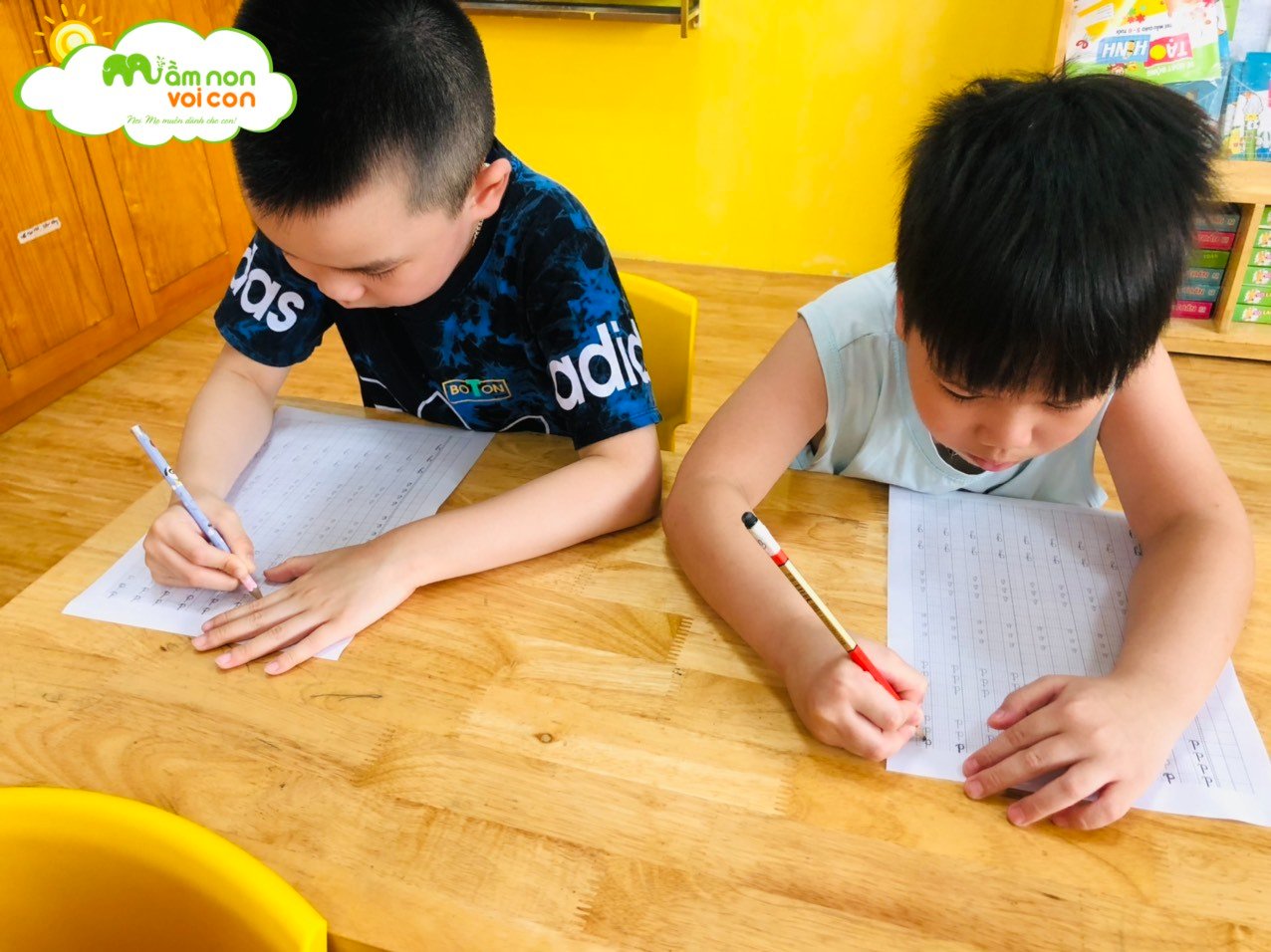 Hoạt Động Bé Tập Viết Chữ Cái Của Lớp #Mẫu_Giáo_Lớn - TRƯỜNG MẦM NON VOI CON