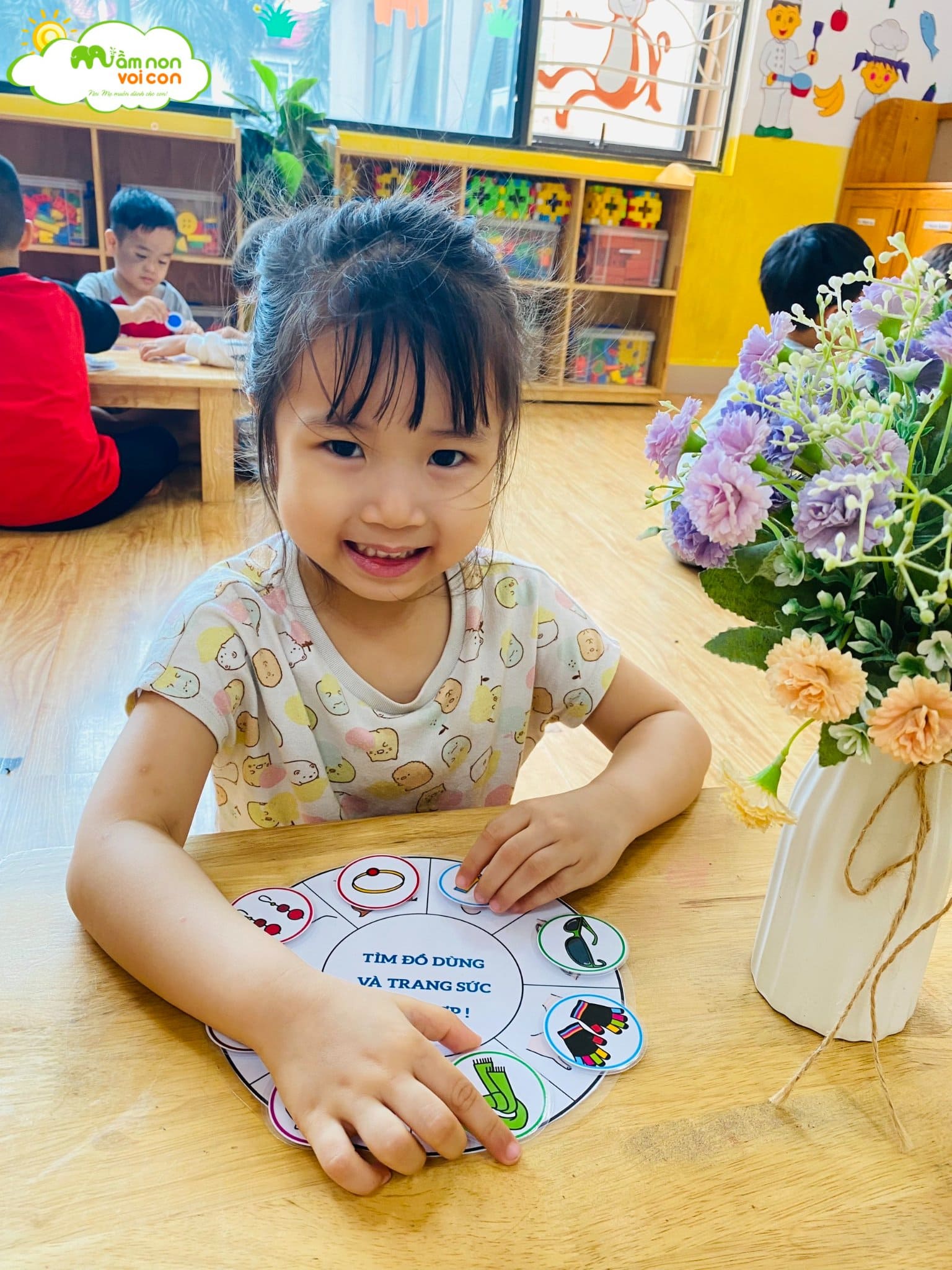 Tìm Hình Với Bóng Phù Hợp Lớp E6 - TRƯỜNG MẦM NON VOI CON