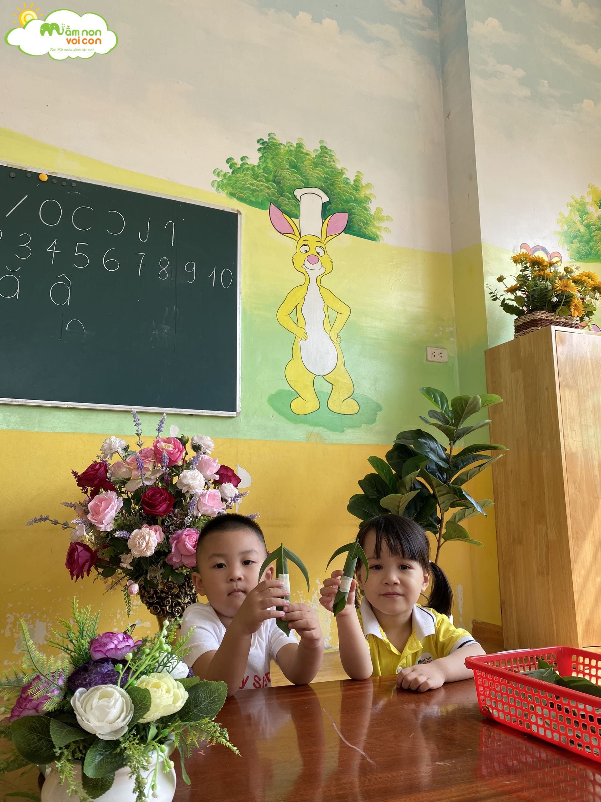 Hoạt Động Tạo Hình: Làm Con Trâu Từ Lá Cây - TRƯỜNG MẦM NON VOI CON