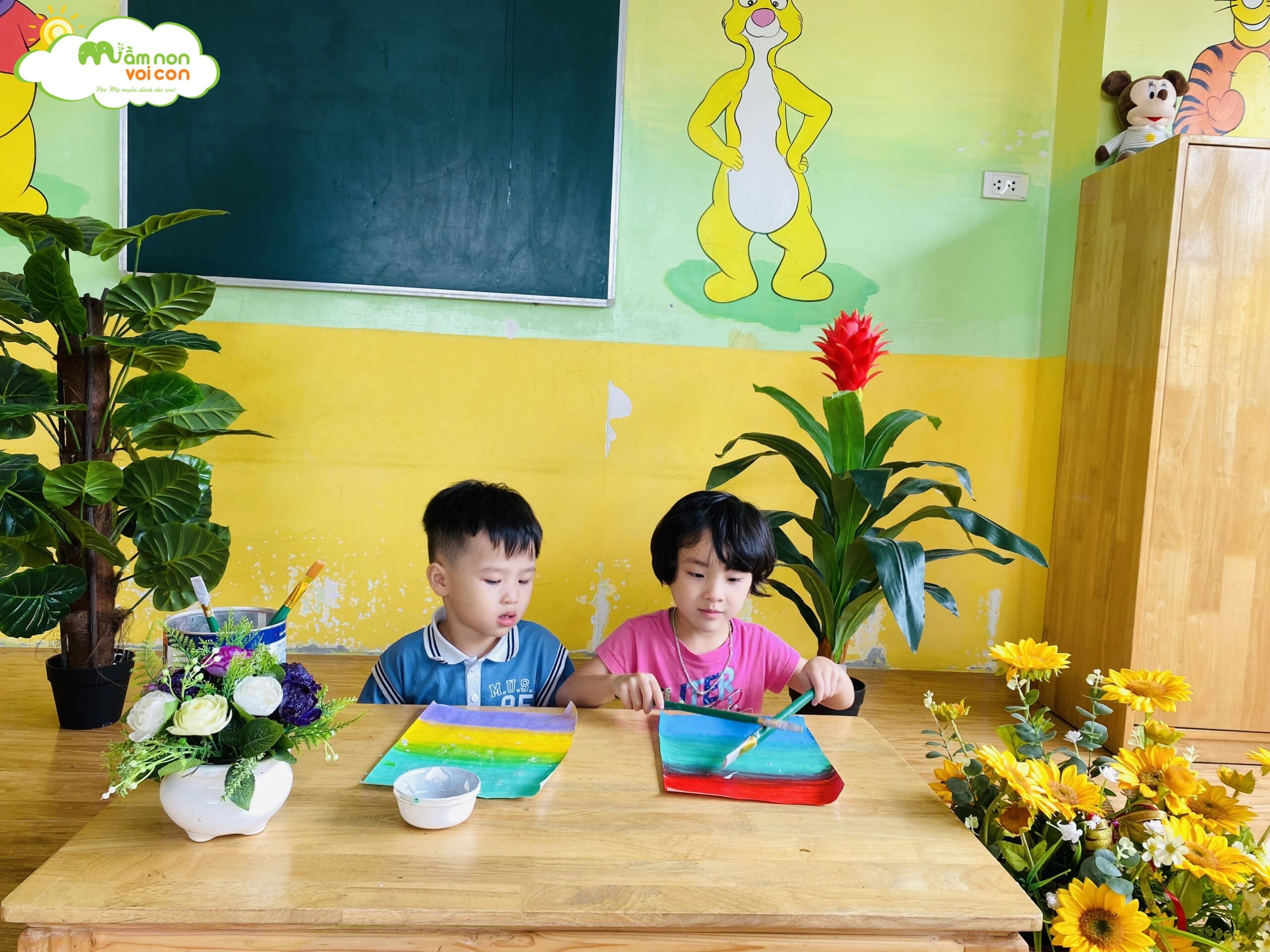 Hoạt Động Tạo Hình Làm Tranh Galaxy Lớp E3 - TRƯỜNG MẦM NON VOI CON