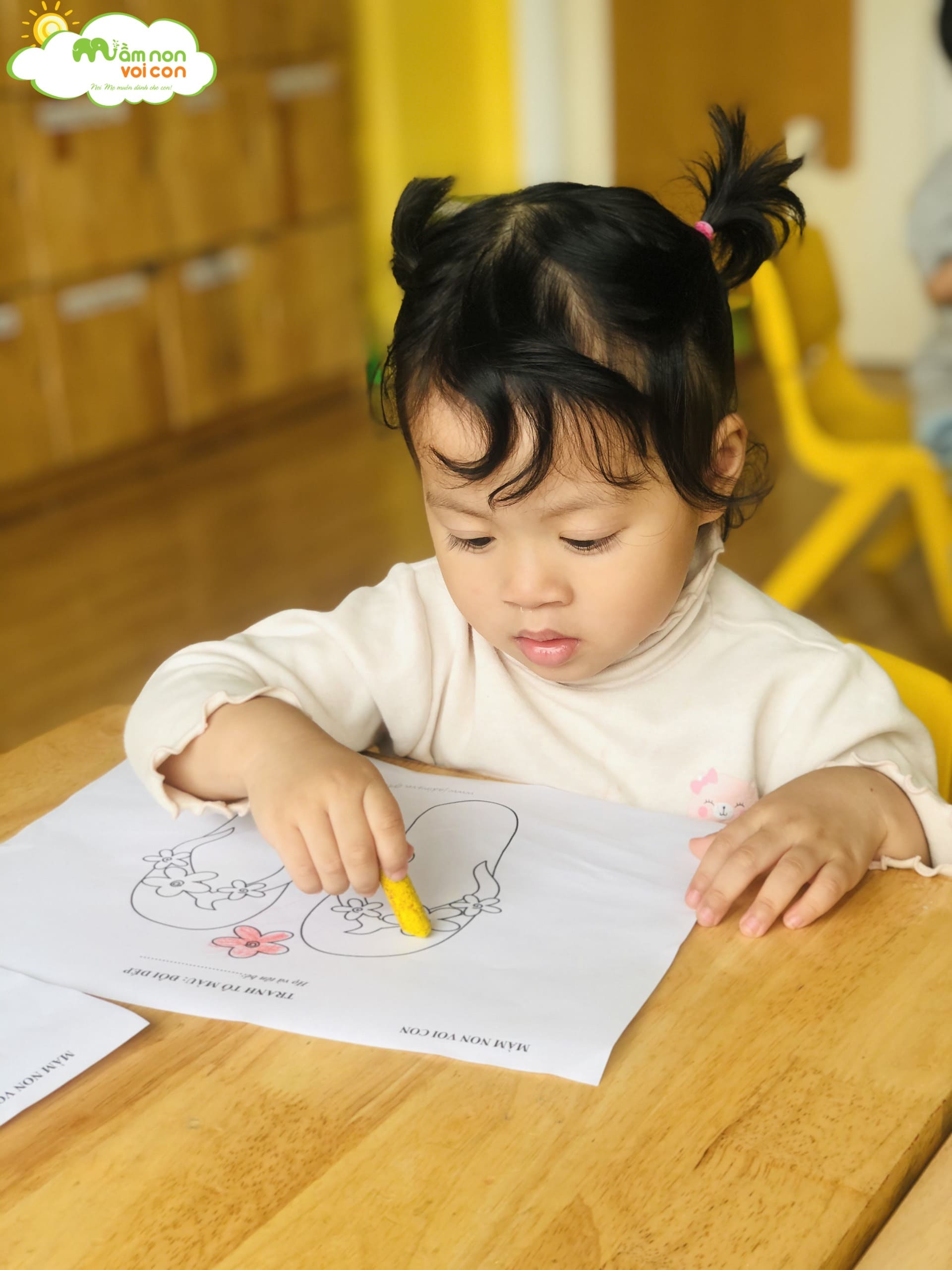 Nhận Biết và Tô Màu Đôi Dép Lớp E2 - TRƯỜNG MẦM NON VOI CON