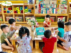 Làm Chú Lợn Con Từ Vật Liệu Tái Chế - TRƯỜNG MẦM NON VOI CON