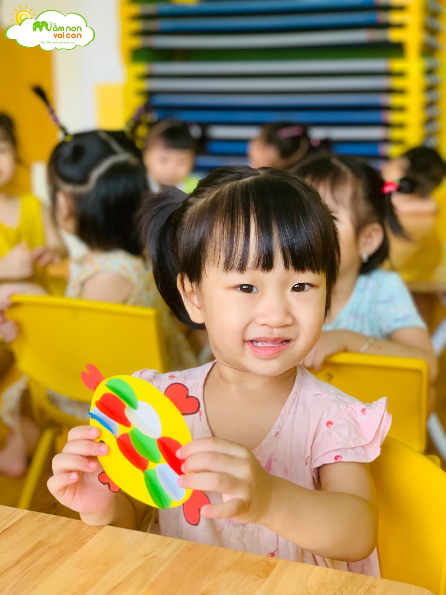 Hoạt Động Tạo Hình Những Chú Cá Ngộ Nghĩnh Từ Giấy Màu - TRƯỜNG MẦM NON VOI CON