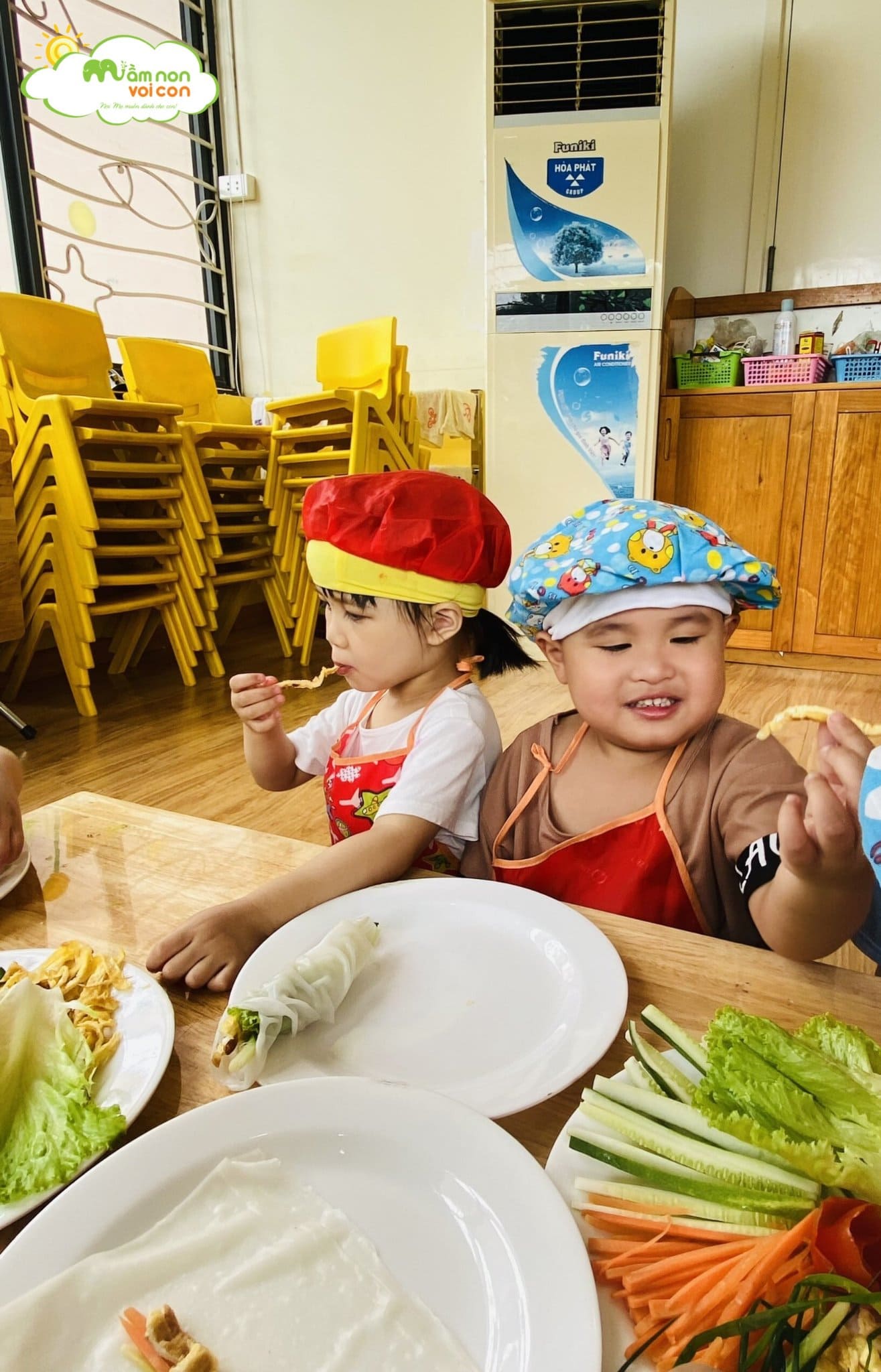 Góc Ẩm Thực Làm Món Phở Cuốn Lớp E3 - TRƯỜNG MẦM NON VOI CON