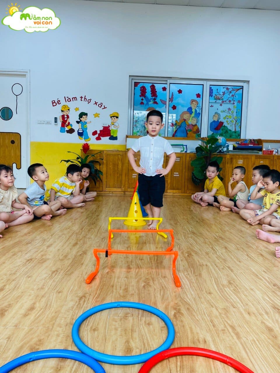 Hoạt Động Thể Chất Lớp E8 - TRƯỜNG MẦM NON VOI CON