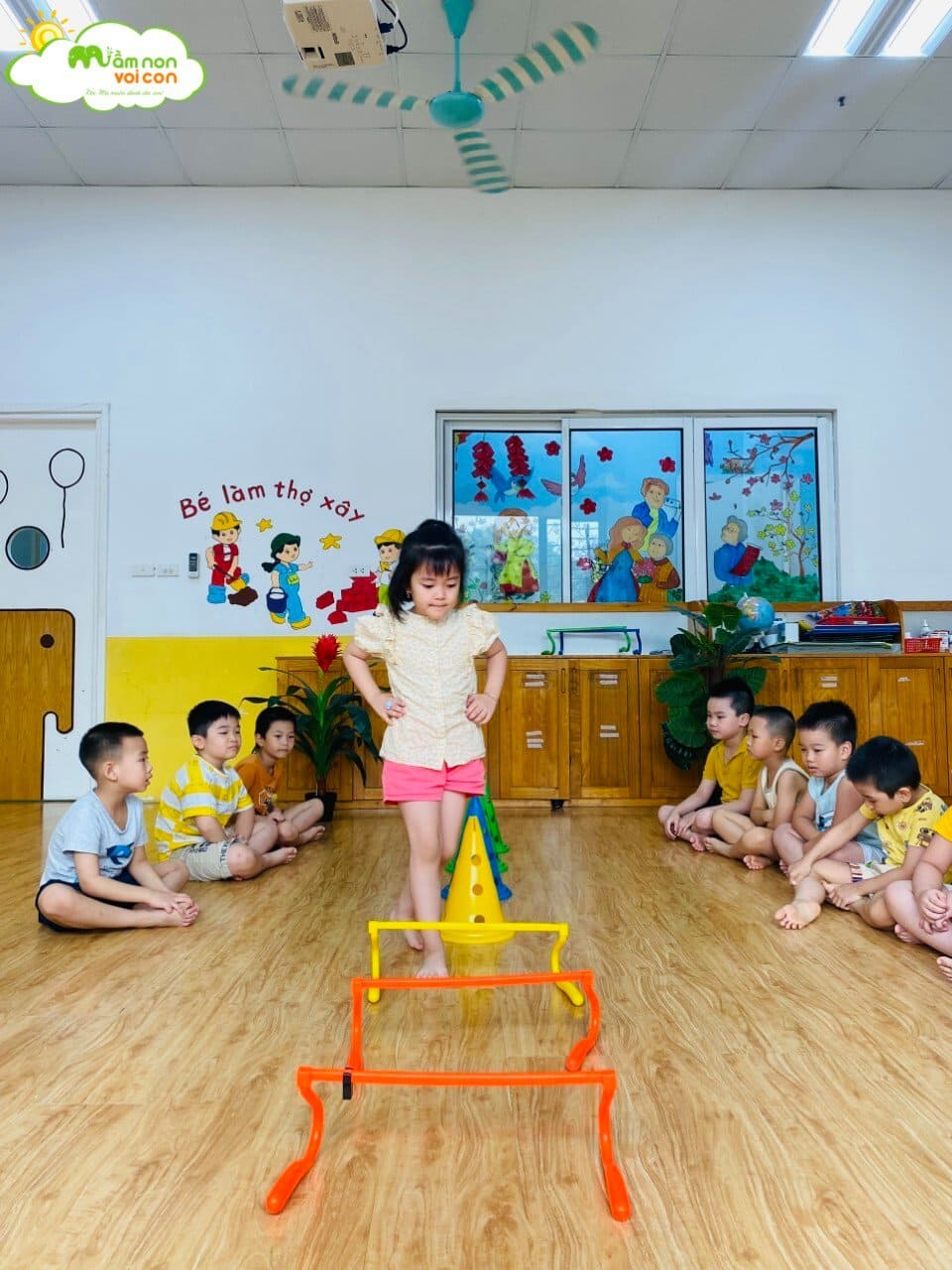 Hoạt Động Thể Chất Lớp E8 - TRƯỜNG MẦM NON VOI CON