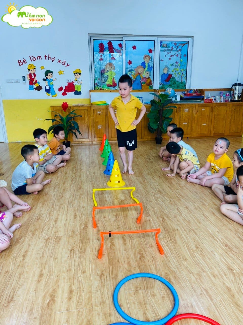 Hoạt Động Thể Chất Lớp E8 - TRƯỜNG MẦM NON VOI CON