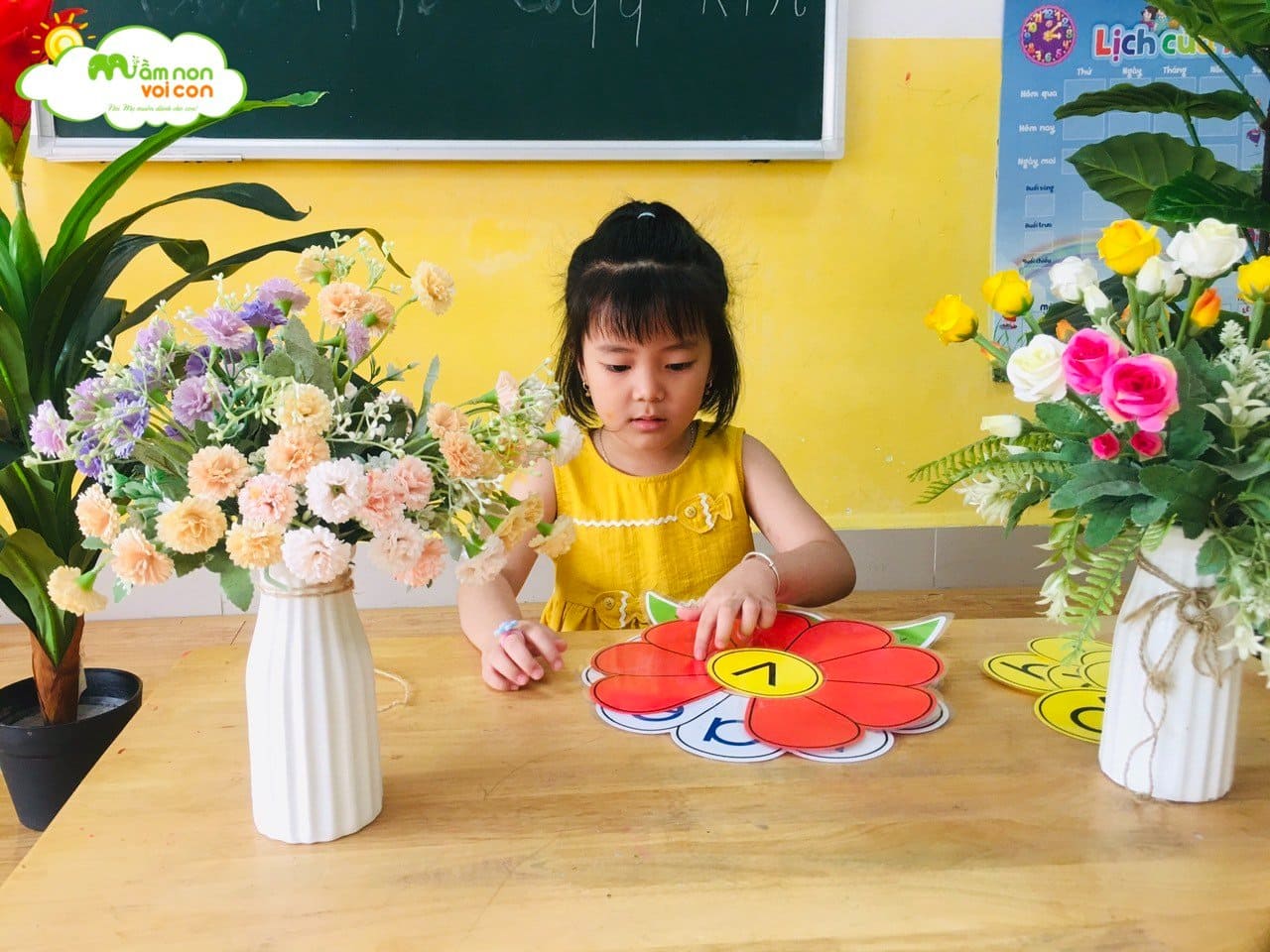 Giờ Học Làm Quen Với Chữ Cái Lớp E8 - TRƯỜNG MẦM NON VOI CON