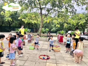 Hoạt Động Ngoài Trời Lớp E3 Và Lớp E6 - TRƯỜNG MẦM NON VOI CON