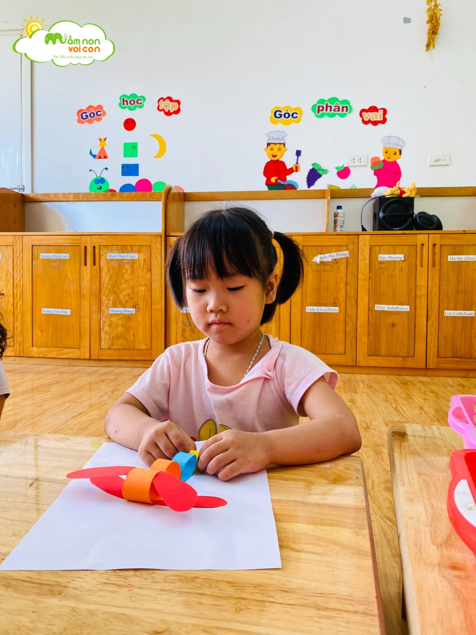 Tạo Hình Làm Con Chuồn Chuồn Lớp E3 - TRƯỜNG MẦM NON VOI CON