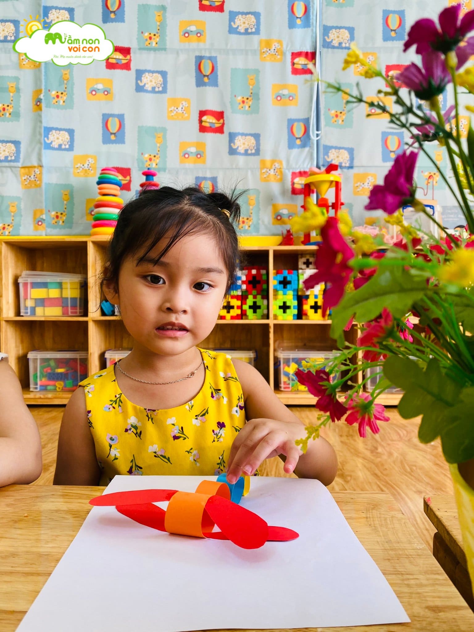 Tạo Hình Làm Con Chuồn Chuồn Lớp E3 - TRƯỜNG MẦM NON VOI CON