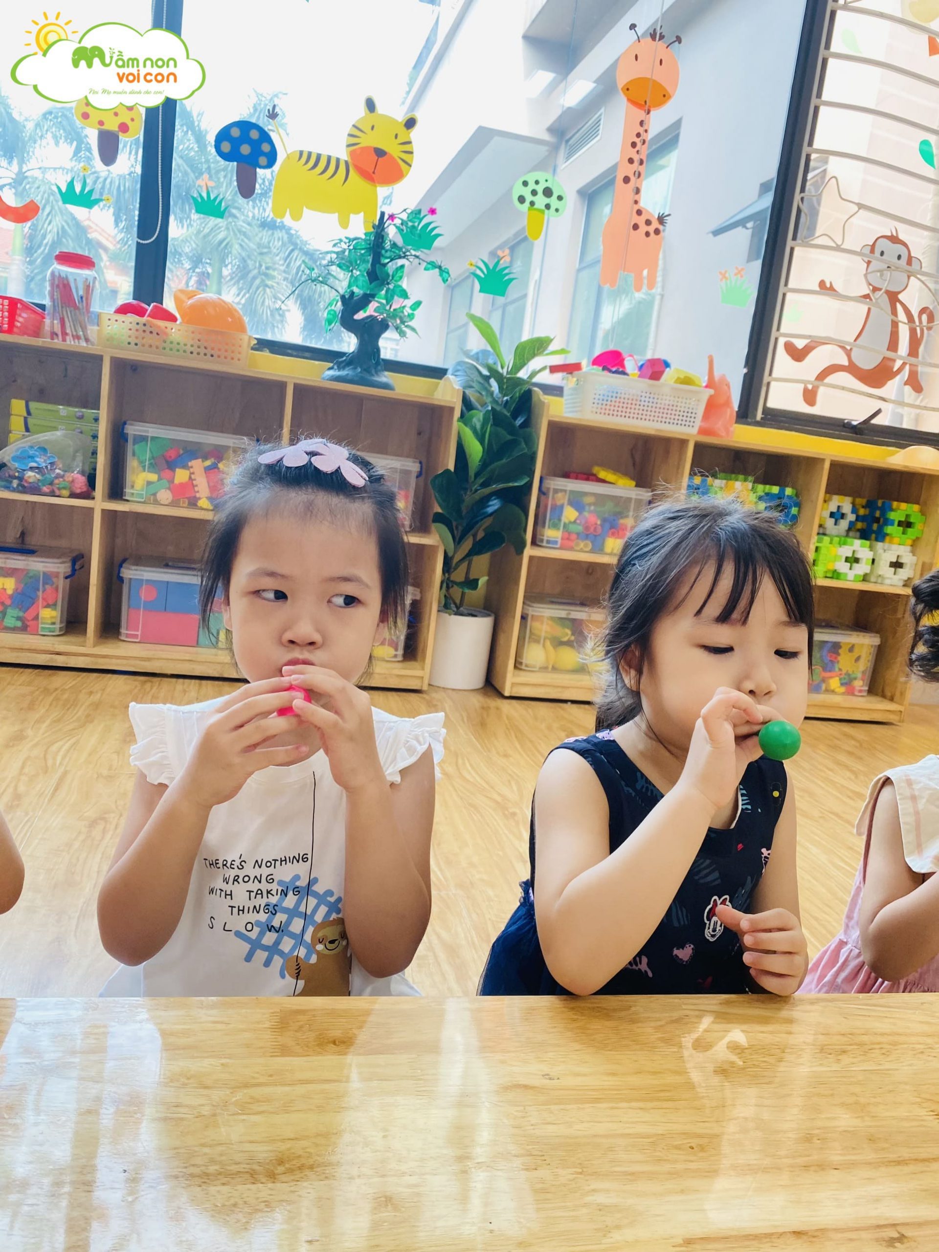 Bé làm Khinh Khí Cầu Độc Đáo - TRƯỜNG MẦM NON VOI CON