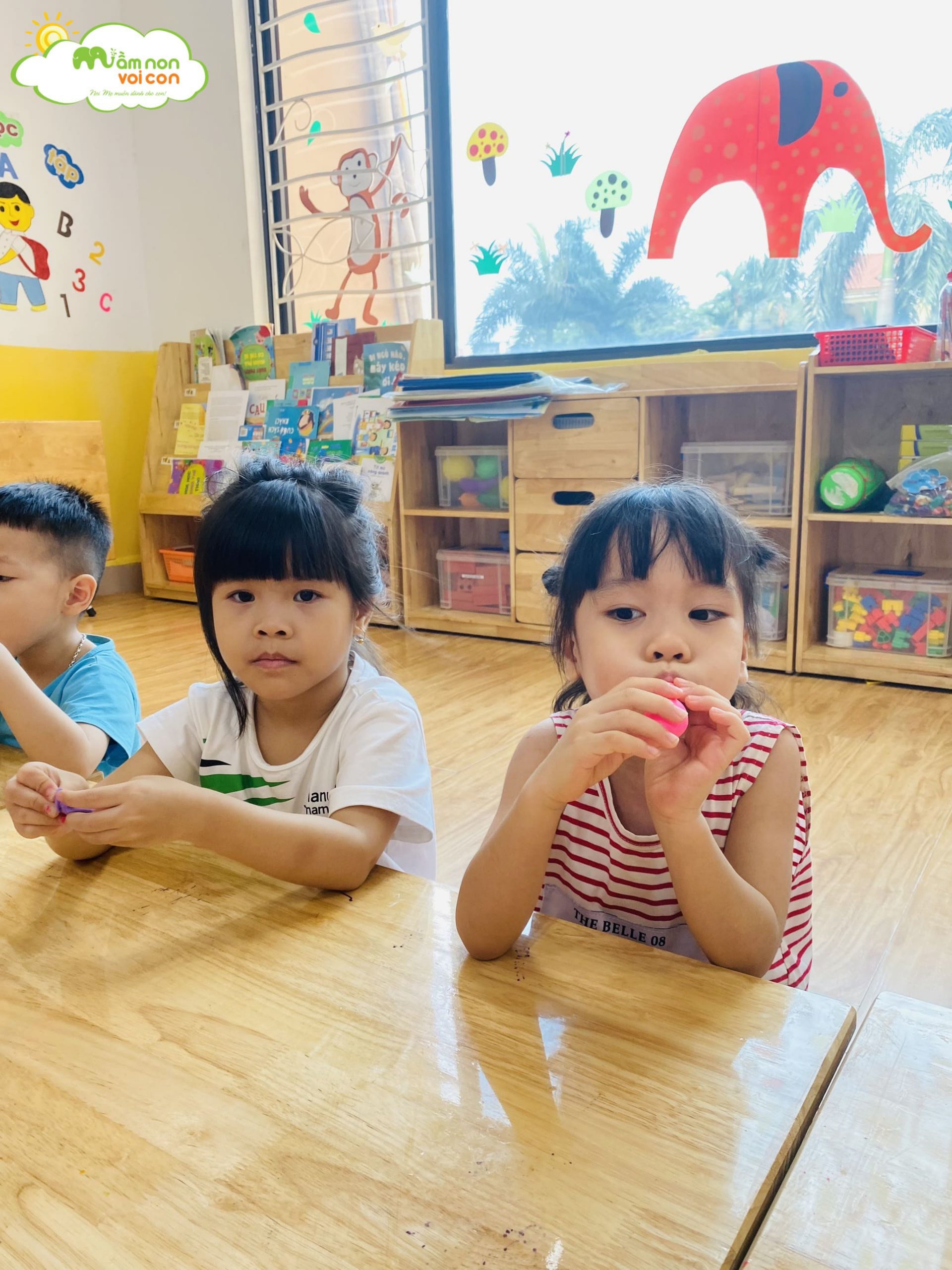 Bé làm Khinh Khí Cầu Độc Đáo - TRƯỜNG MẦM NON VOI CON