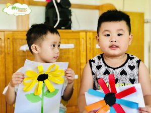 Hoạt Động Tạo Hình Những Bông Hoa Rực Rỡ Lớp E3 - TRƯỜNG MẦM NON VOI CON