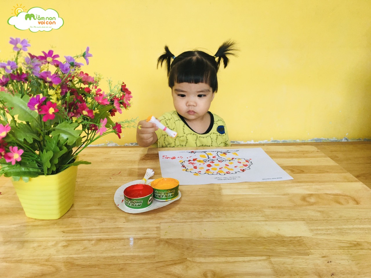 Tạo Hình Từ Màu Nước Và Tăm Bông - TRƯỜNG MẦM NON VOI CON