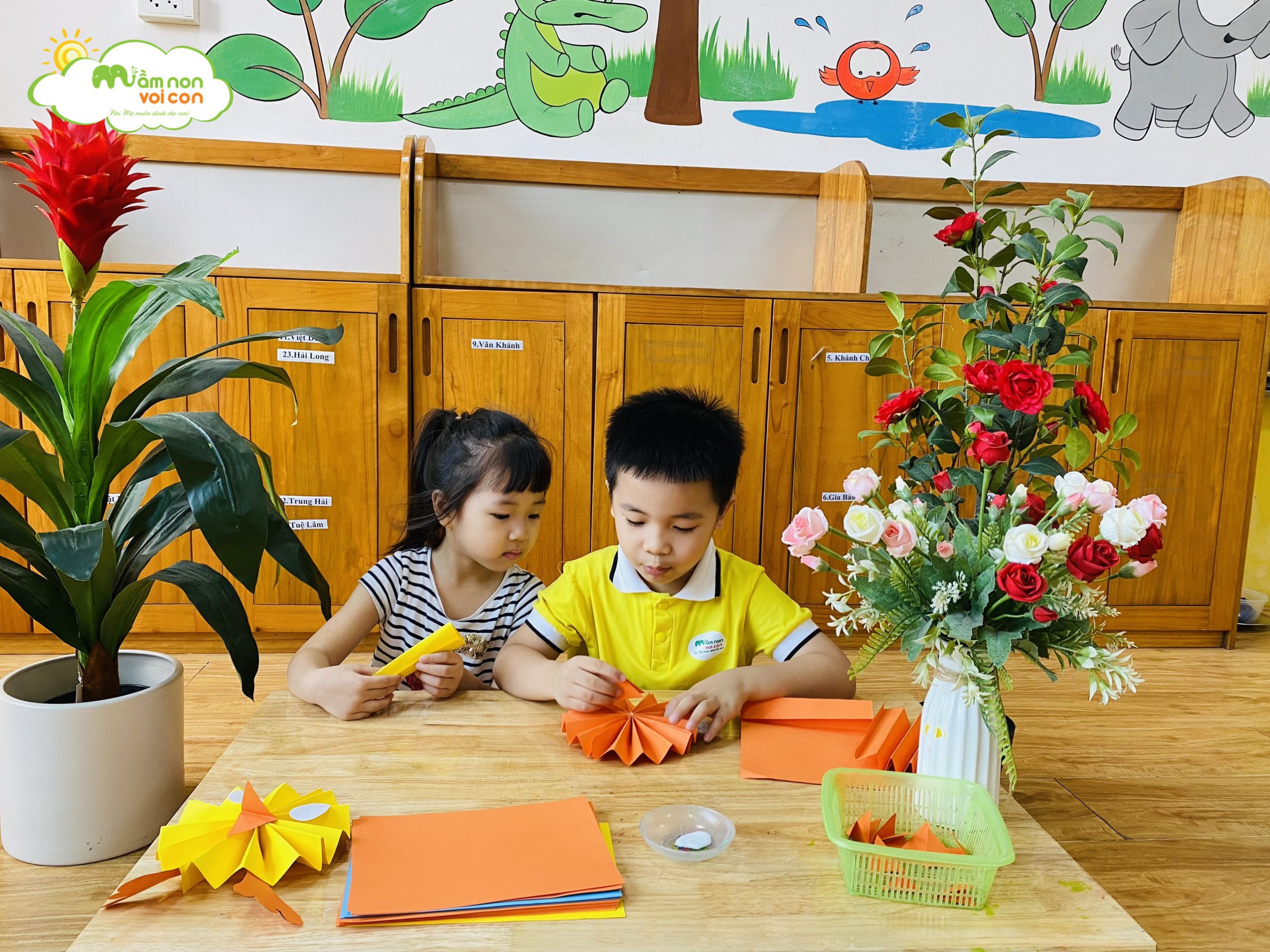 Hoạt Động Tạo Hình: Làm Con Vịt Bằng Giấy Lớp E6 - TRƯỜNG MẦM NON VOI CON