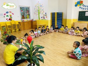 Hoạt Động Tạo Hình: Làm Con Vịt Bằng Giấy Lớp E6 - TRƯỜNG MẦM NON VOI CON