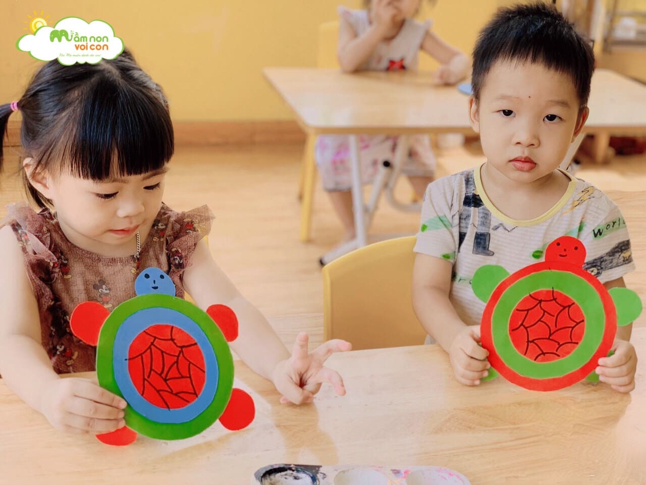 Hoạt Động Tạo Hình Bé Làm Con rùa Lớp E3 - TRƯỜNG MẦM NON VOI CON