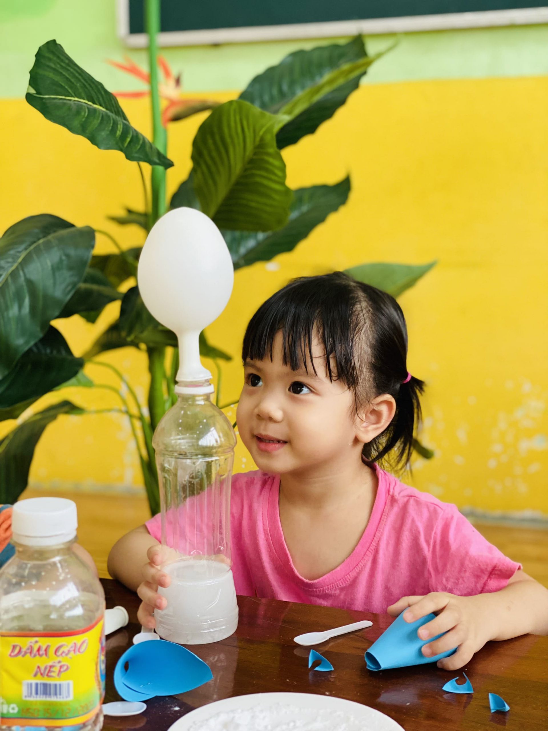 Thí Nghiệm Sự Kì Diệu Của Bóng Bóng Ơi To Lên Nào - TRƯỜNG MẦM NON VOI CON