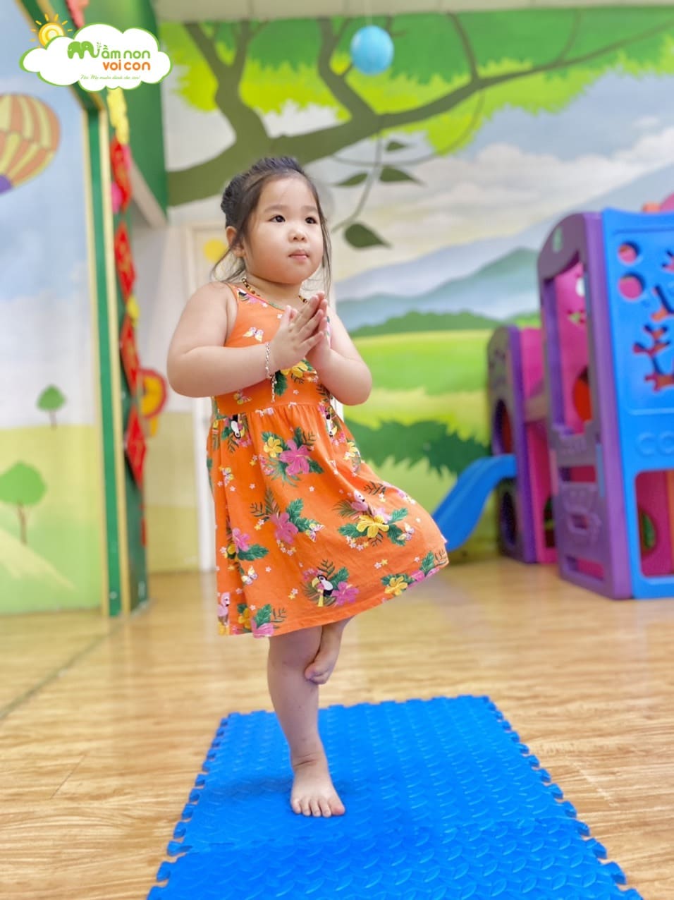 Giờ Tập Yoga Lớp E5 - TRƯỜNG MẦM NON VOI CON