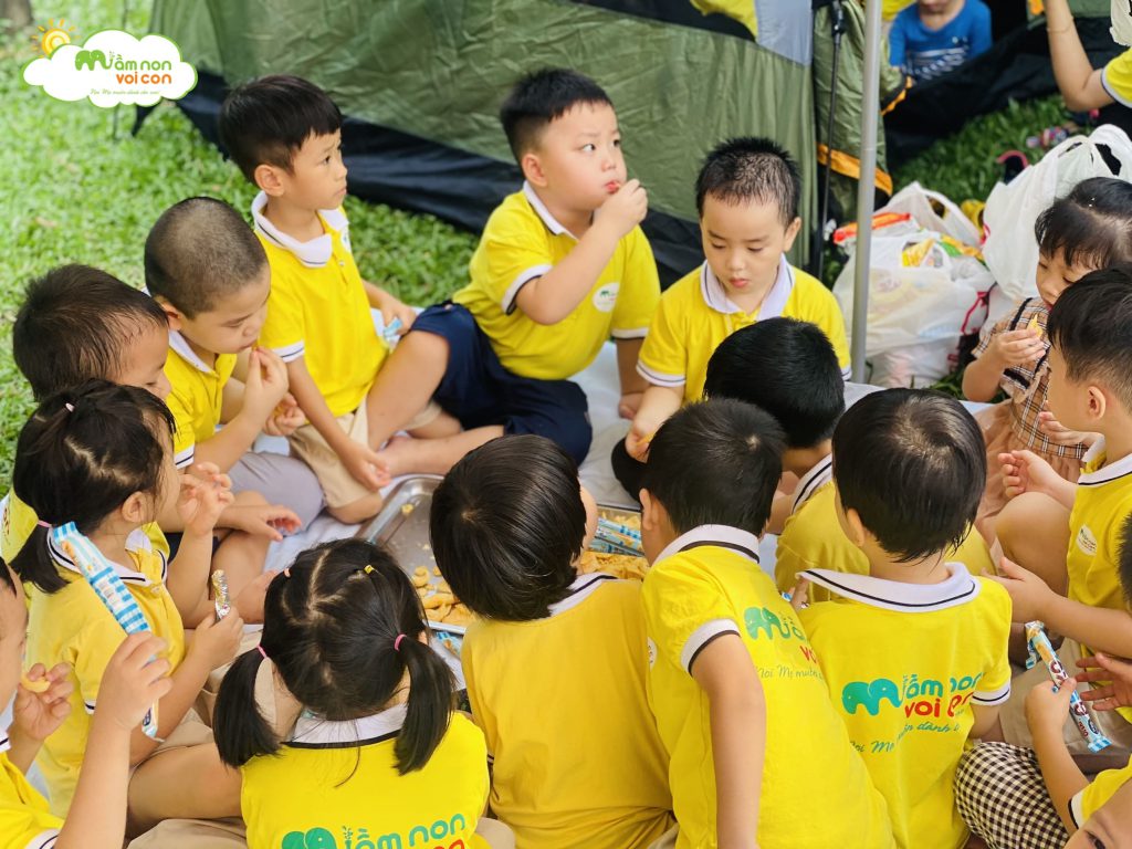 Hoạt Động Dã Ngoại Ngoài Trời Lớp E6 - TRƯỜNG MẦM NON VOI CON