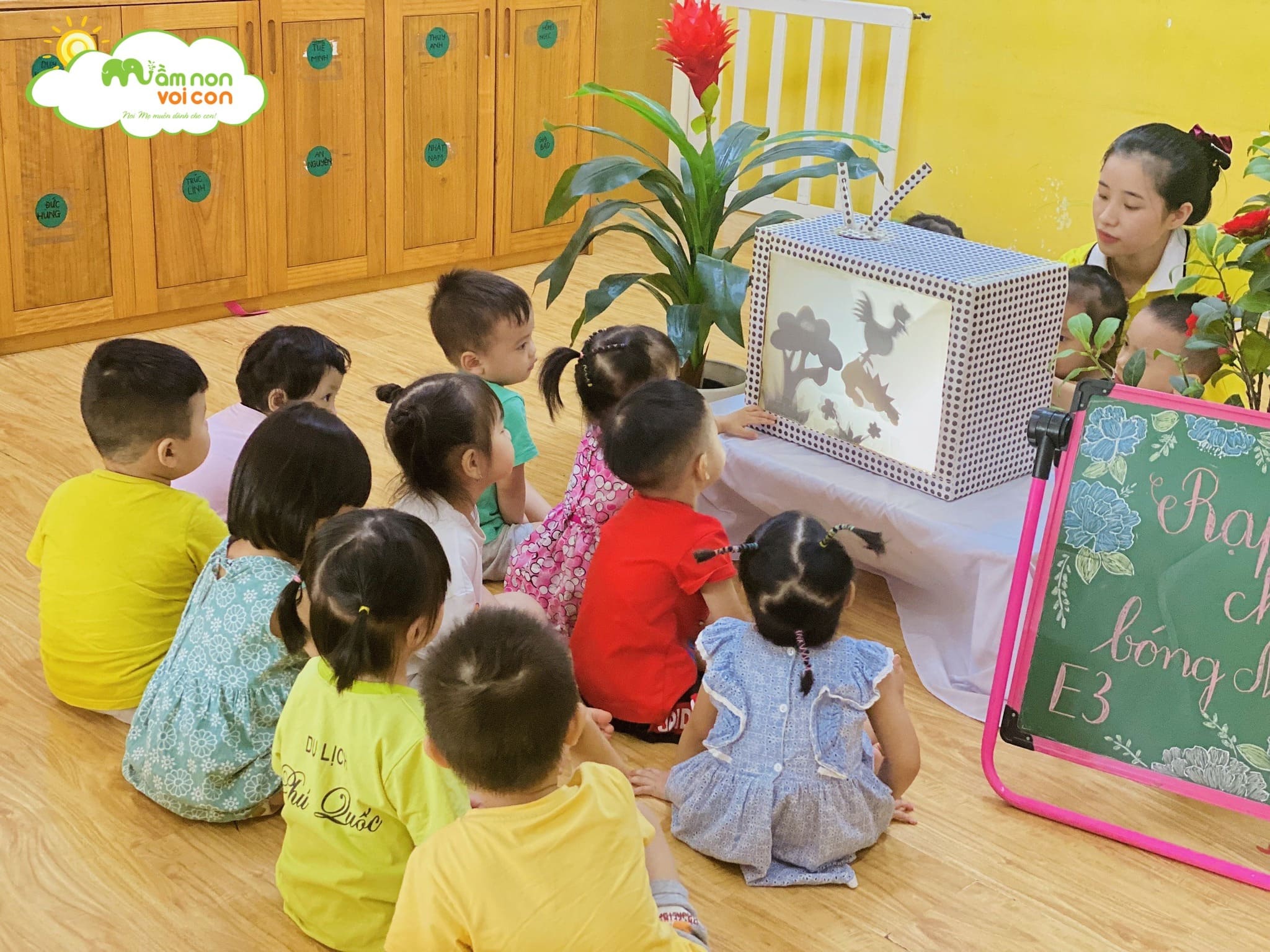 Rạp Chiếu Bóng "Sự Tích Ngày Và Đêm" - TRƯỜNG MẦM NON VOI CON