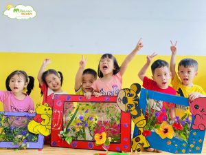 Cùng Lớp E5 Tạo Hình Bức Tranh Mùa Thu - TRƯỜNG MẦM NON VOI CON