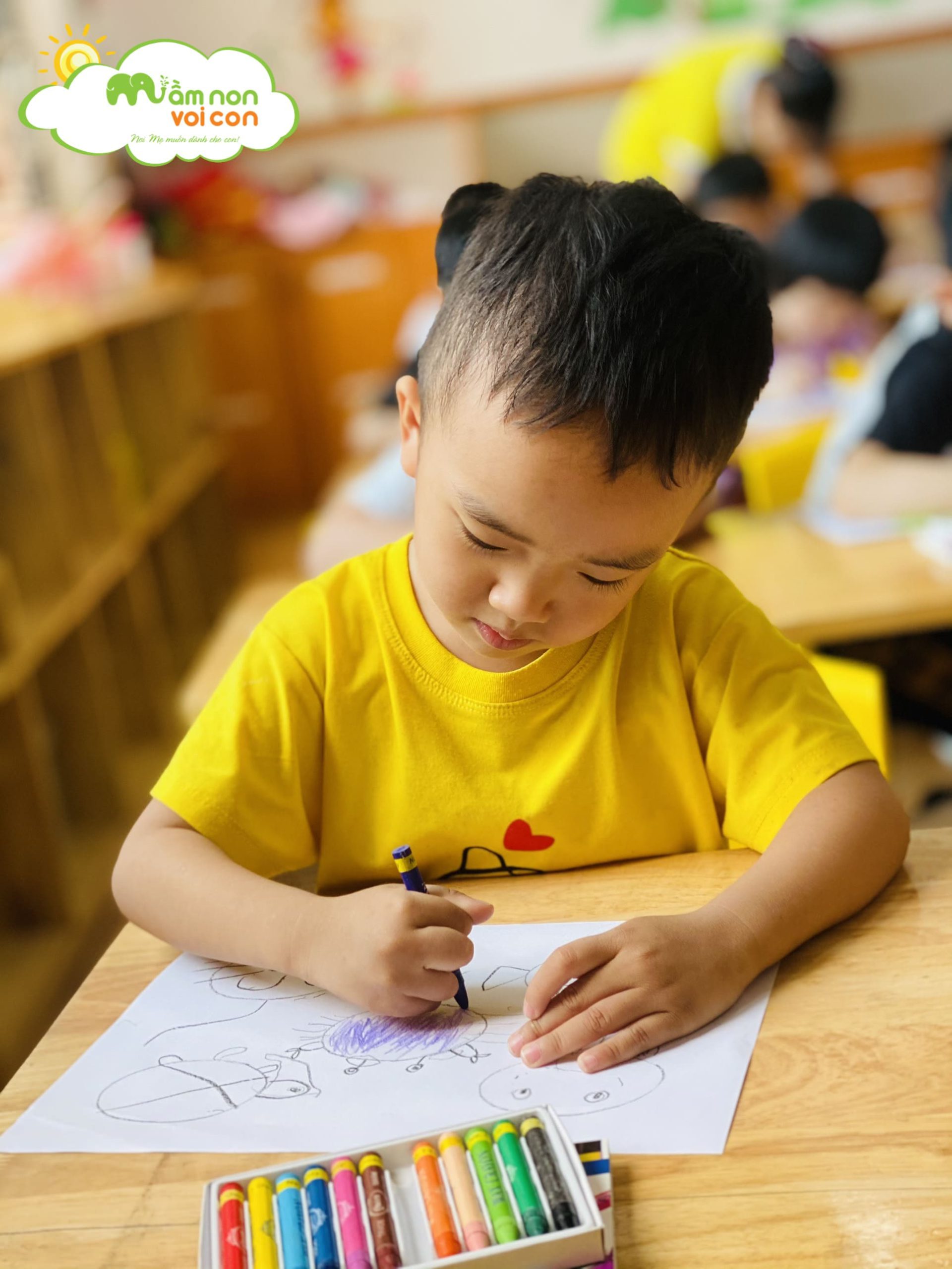 Giờ Học Tạo Hình: Vẽ Các Con Vật Từ Hình Oval - TRƯỜNG MẦM NON VOI CON