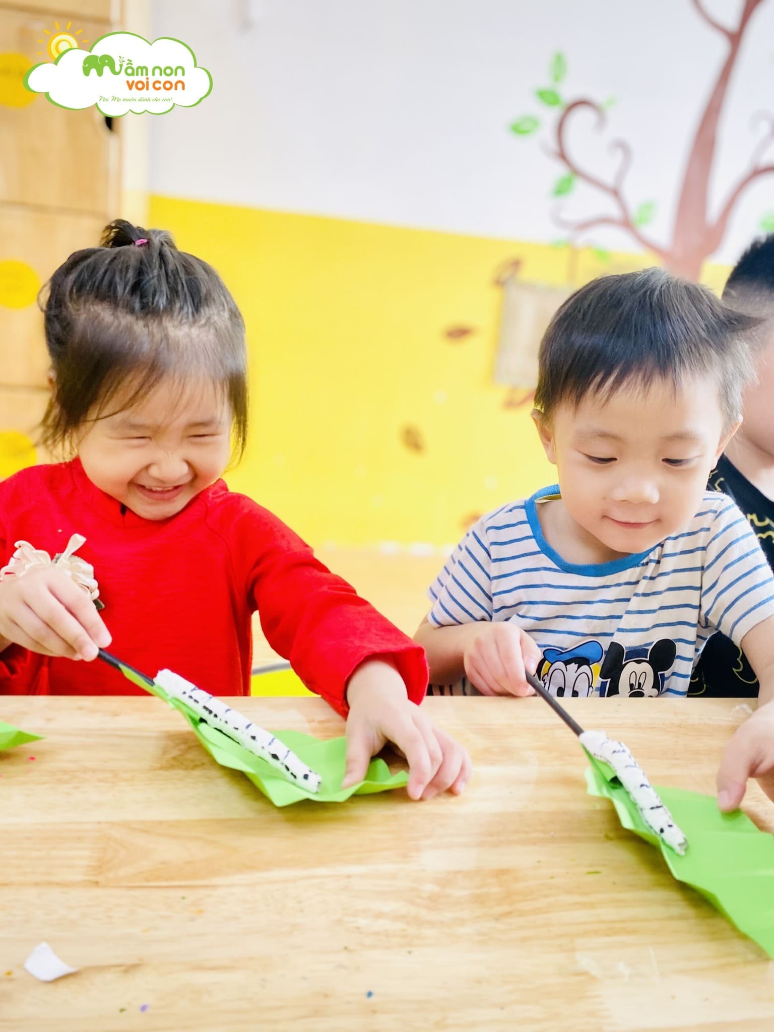 Những Chú Sâu Vui Vẻ - TRƯỜNG MẦM NON VOI CON