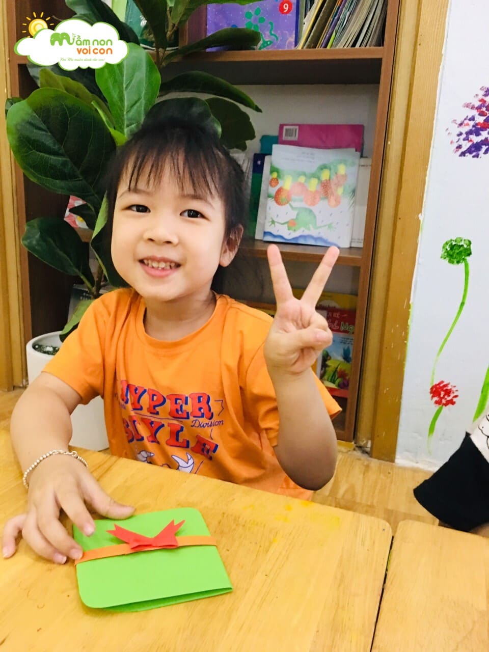 Tình Cảm Gói Ghém Trong Trong Tấm Thiệp Dành Tặng Cô Nhân Ngày 20/11 - TRƯỜNG MẦM NON VOI CON