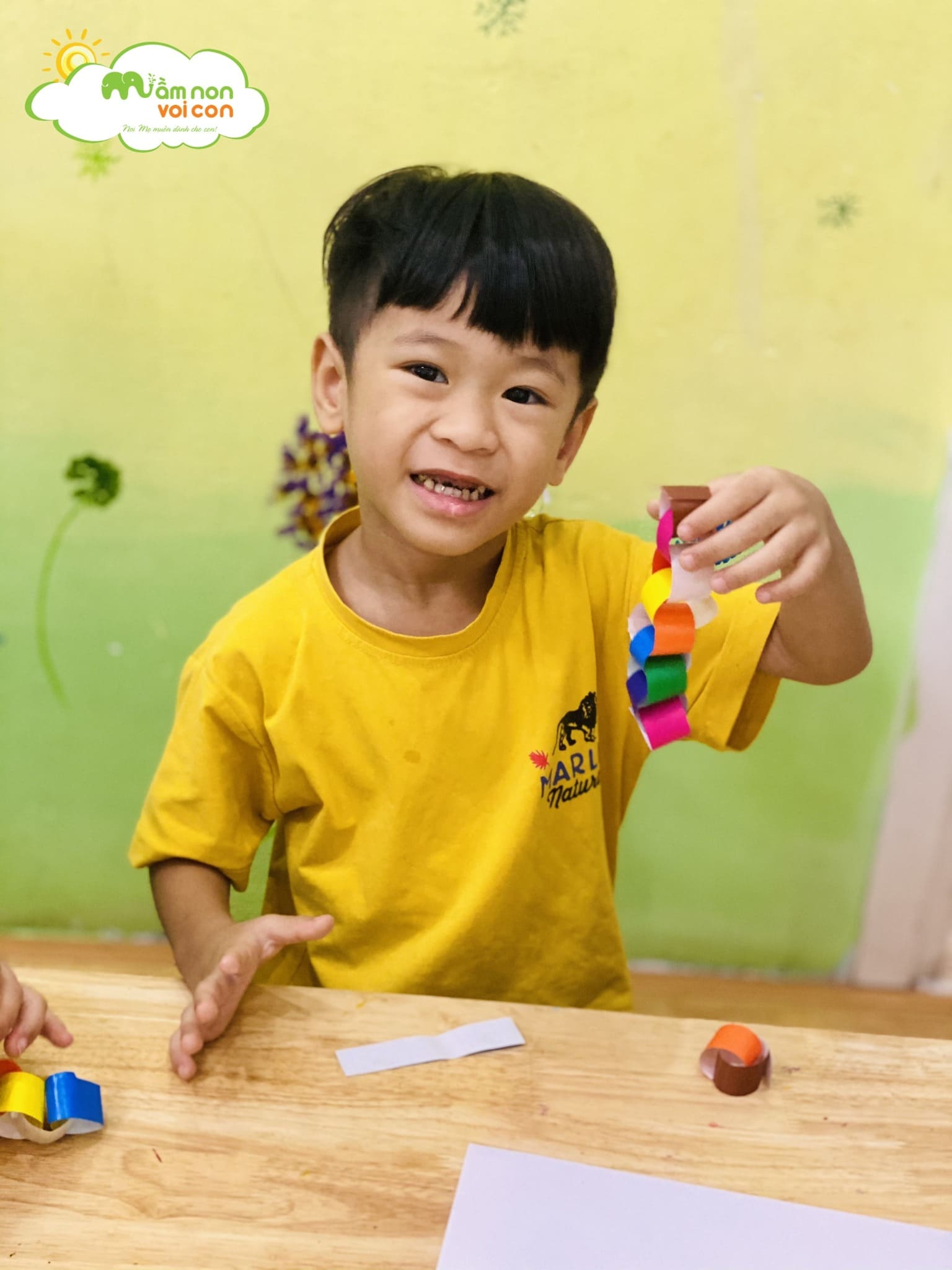 Lớp E6 Làm Con Bạch Tuộc Thật Sáng Tạo - TRƯỜNG MẦM NON VOI CON