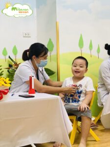 Thăm Khám Sức Khỏe Định Kỳ Cho Các Con - TRƯỜNG MẦM NON VOI CON