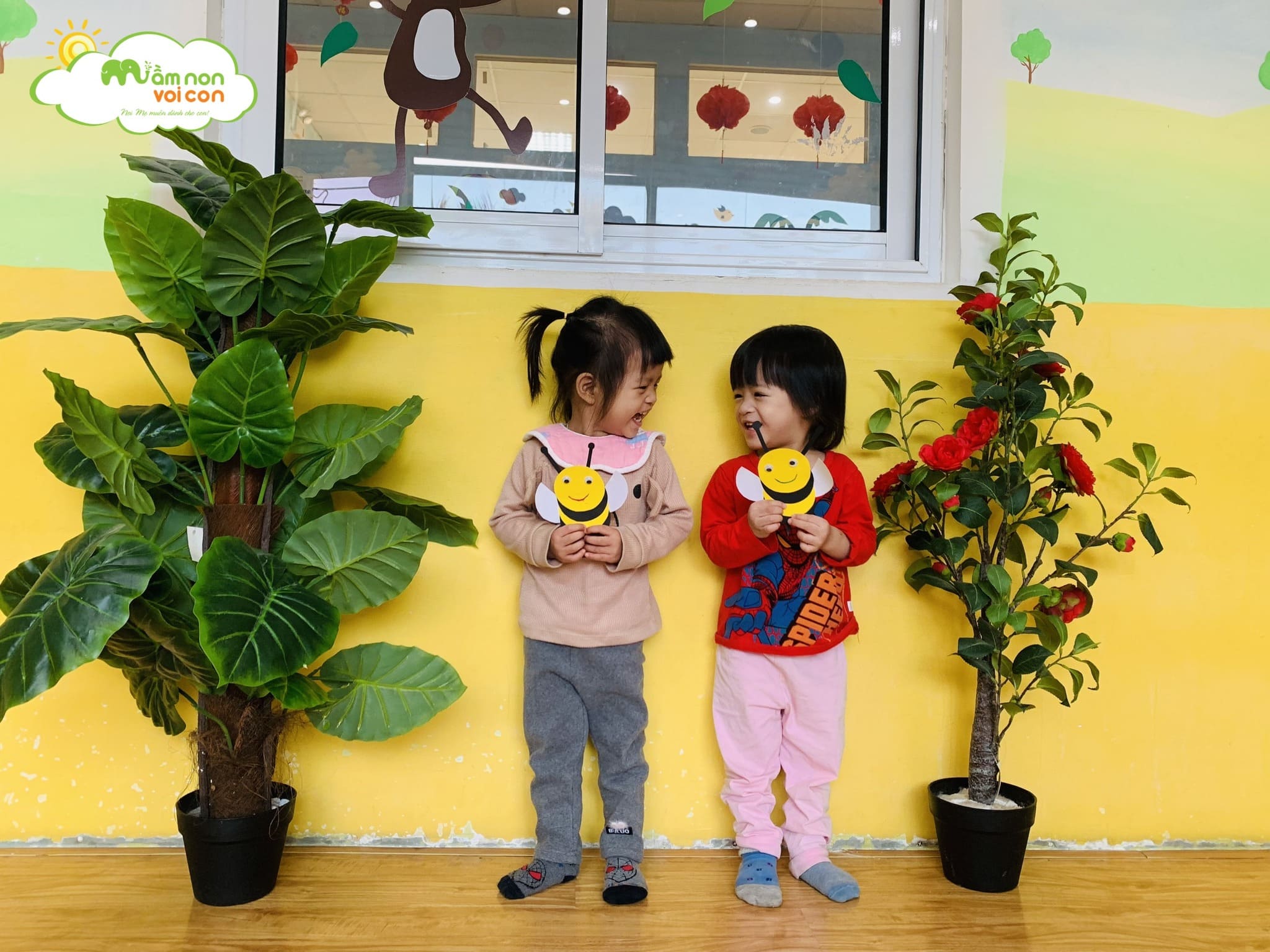 Tạo Hình Chú Ong - TRƯỜNG MẦM NON VOI CON