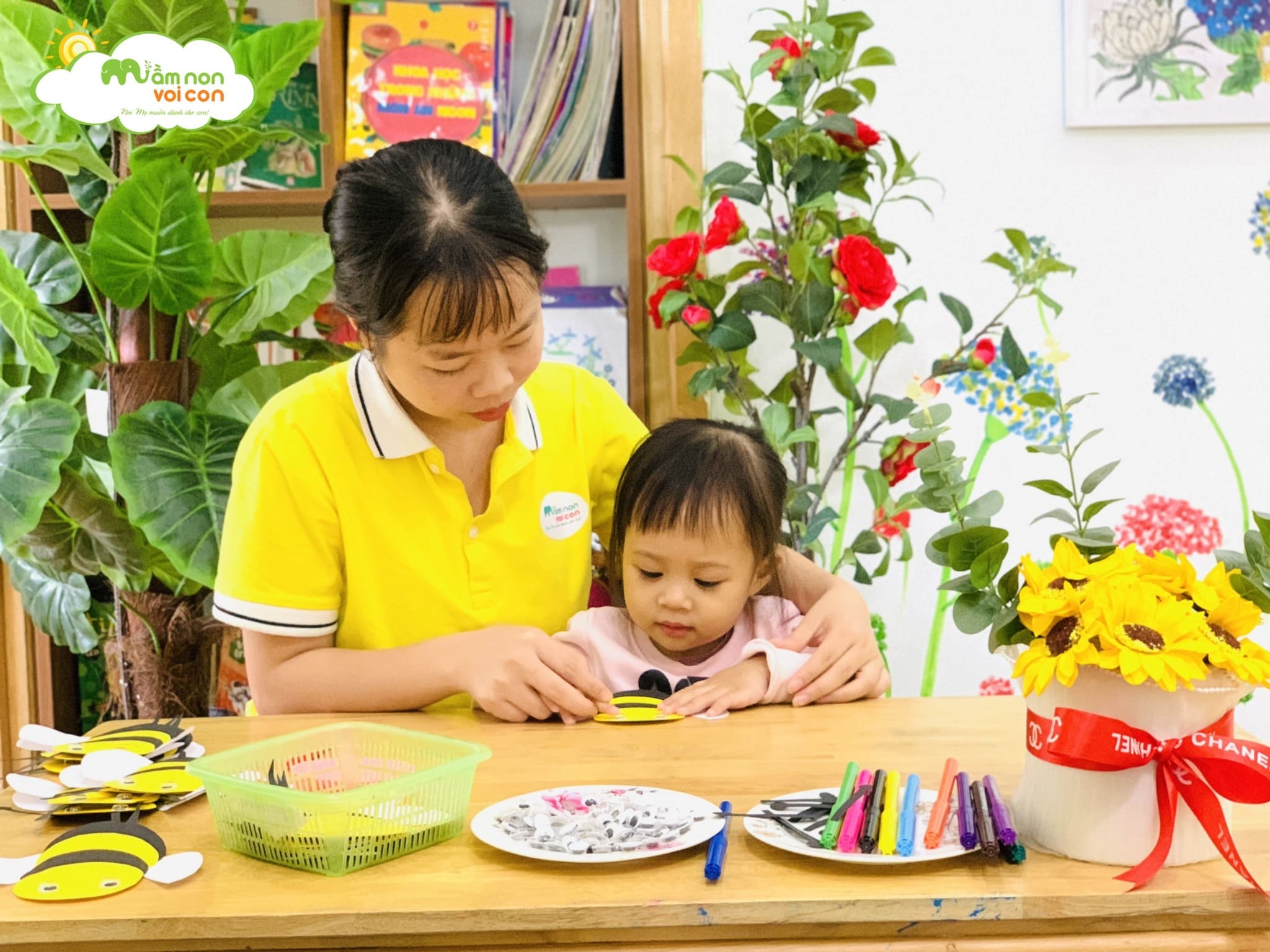 Tạo Hình Chú Ong - TRƯỜNG MẦM NON VOI CON