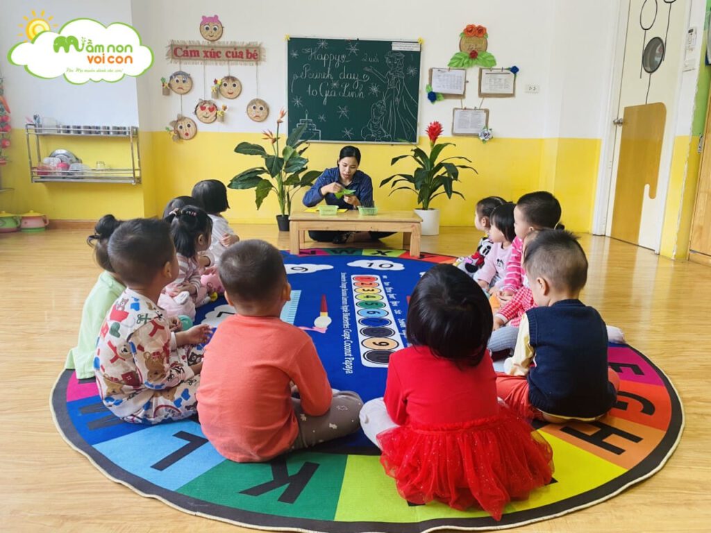 Hoạt Động Bé Làm Chong Chóng - TRƯỜNG MẦM NON VOI CON