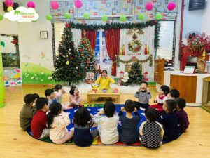 BÉ LÀM THIỆP GIÁNG SINH - TRƯỜNG MẦM NON VOI CON