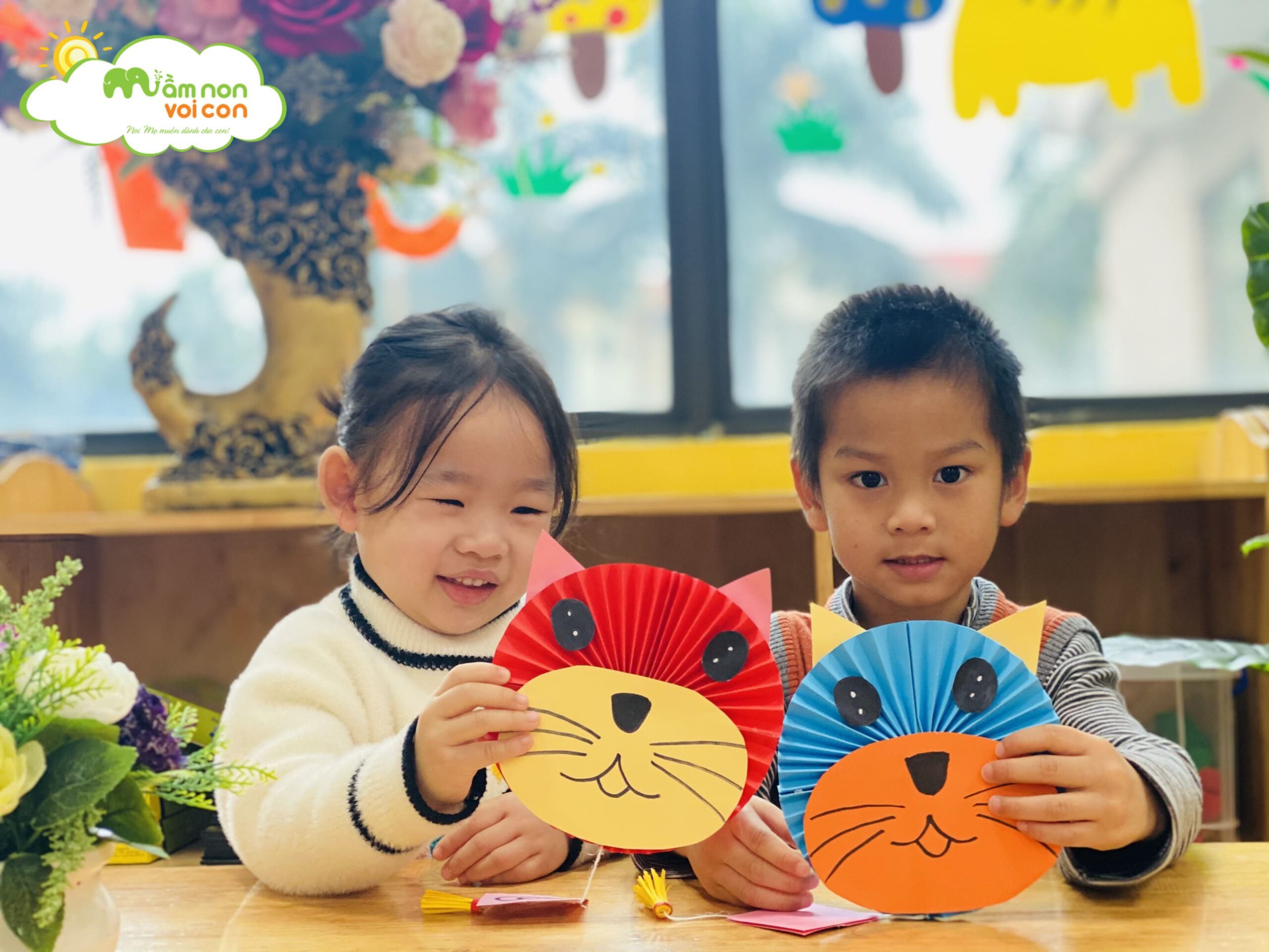 HOẠT ĐỘNG TẠO HÌNH: BÉ LÀM CON MÈO - TRƯỜNG MẦM NON VOI CON