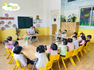 THỰC HÀNH CUỘC SỐNG: BÓC TRỨNG CHIM CÚT - TRƯỜNG MẦM NON VOI CON