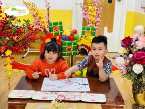 HOẠT ĐỘNG TẠO HÌNH: VẼ TRANH HOA ĐÀO NGÀY TẾT BẰNG TĂM BÔNG - TRƯỜNG MẦM NON VOI CON