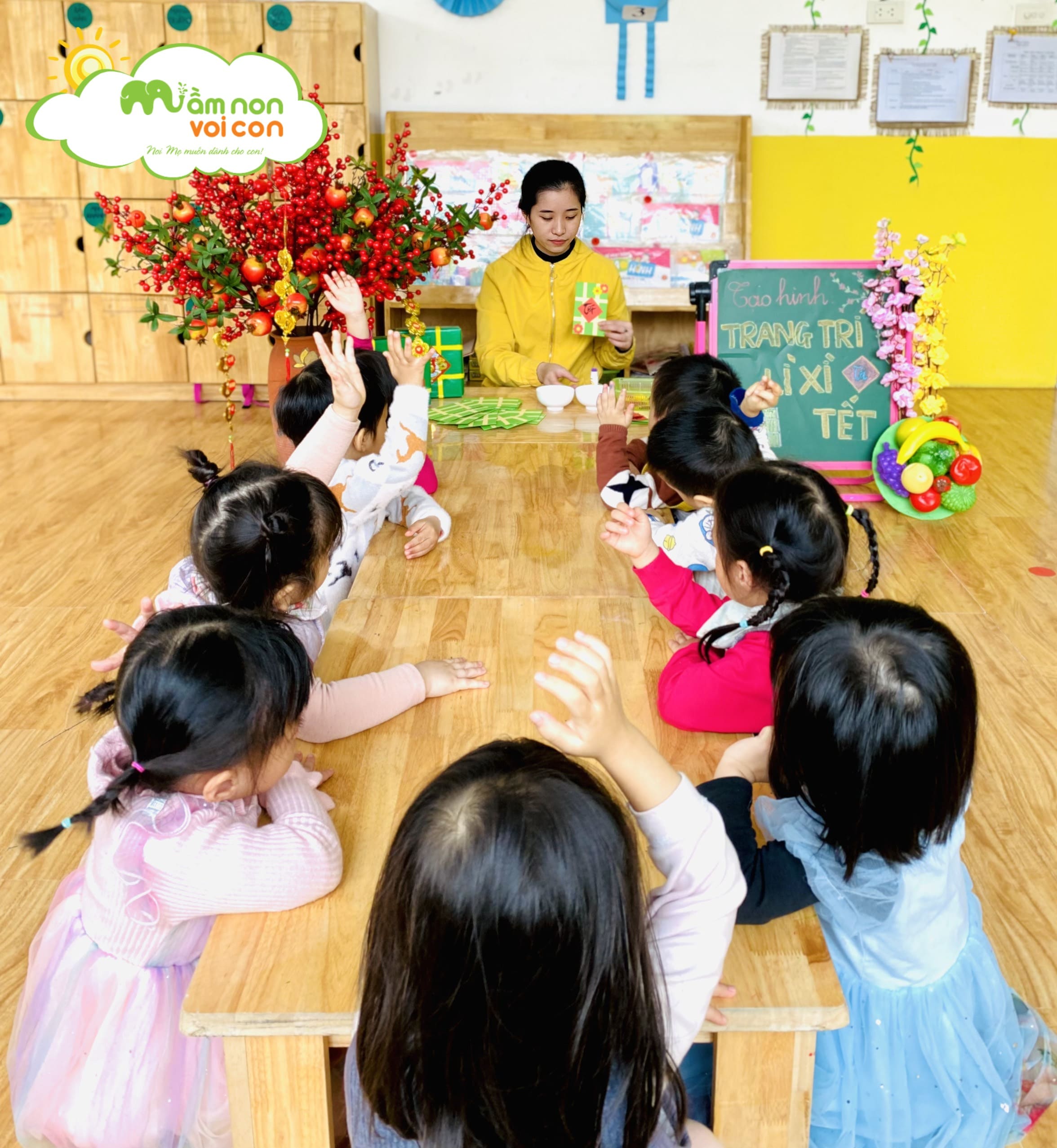 BÉ TRANG TRÍ LÌ XÌ NGÀY TẾT - TRƯỜNG MẦM NON VOI CON