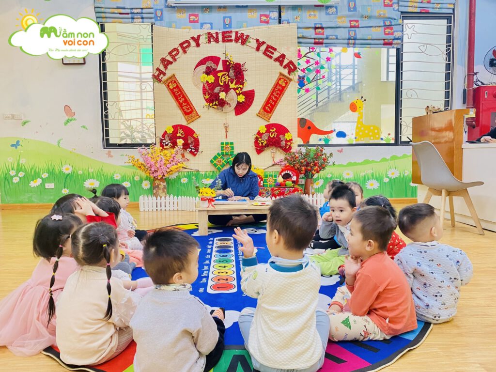 HOẠT ĐỘNG TẠO HÌNH: BÉ LÀM PHÁO HOA LỚP E2 - TRƯỜNG MẦM NON VOI CON