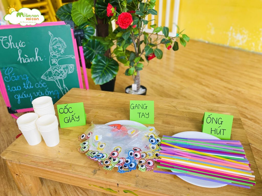 HOẠT ĐỘNG: SÁNG TẠO ĐỒ CHƠI TỪ CỐC GIẤY VÀ ỐNG HÚT - TRƯỜNG MẦM NON VOI CON