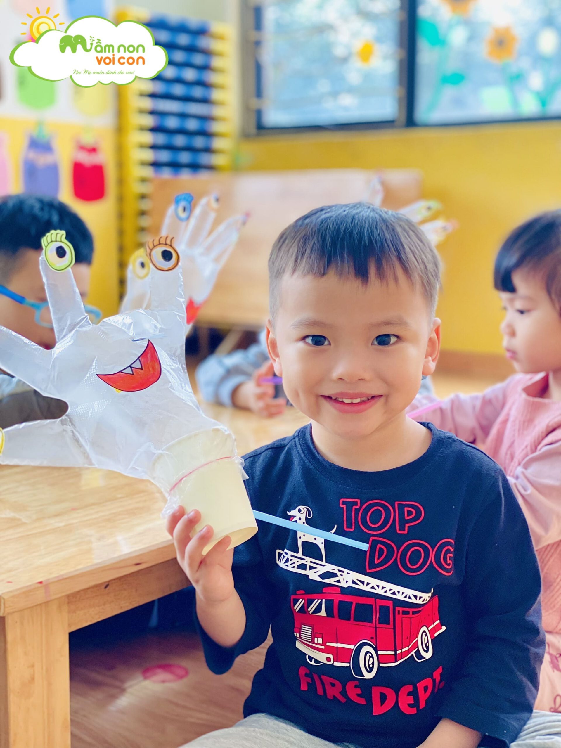 HOẠT ĐỘNG: SÁNG TẠO ĐỒ CHƠI TỪ CỐC GIẤY VÀ ỐNG HÚT - TRƯỜNG MẦM NON VOI CON