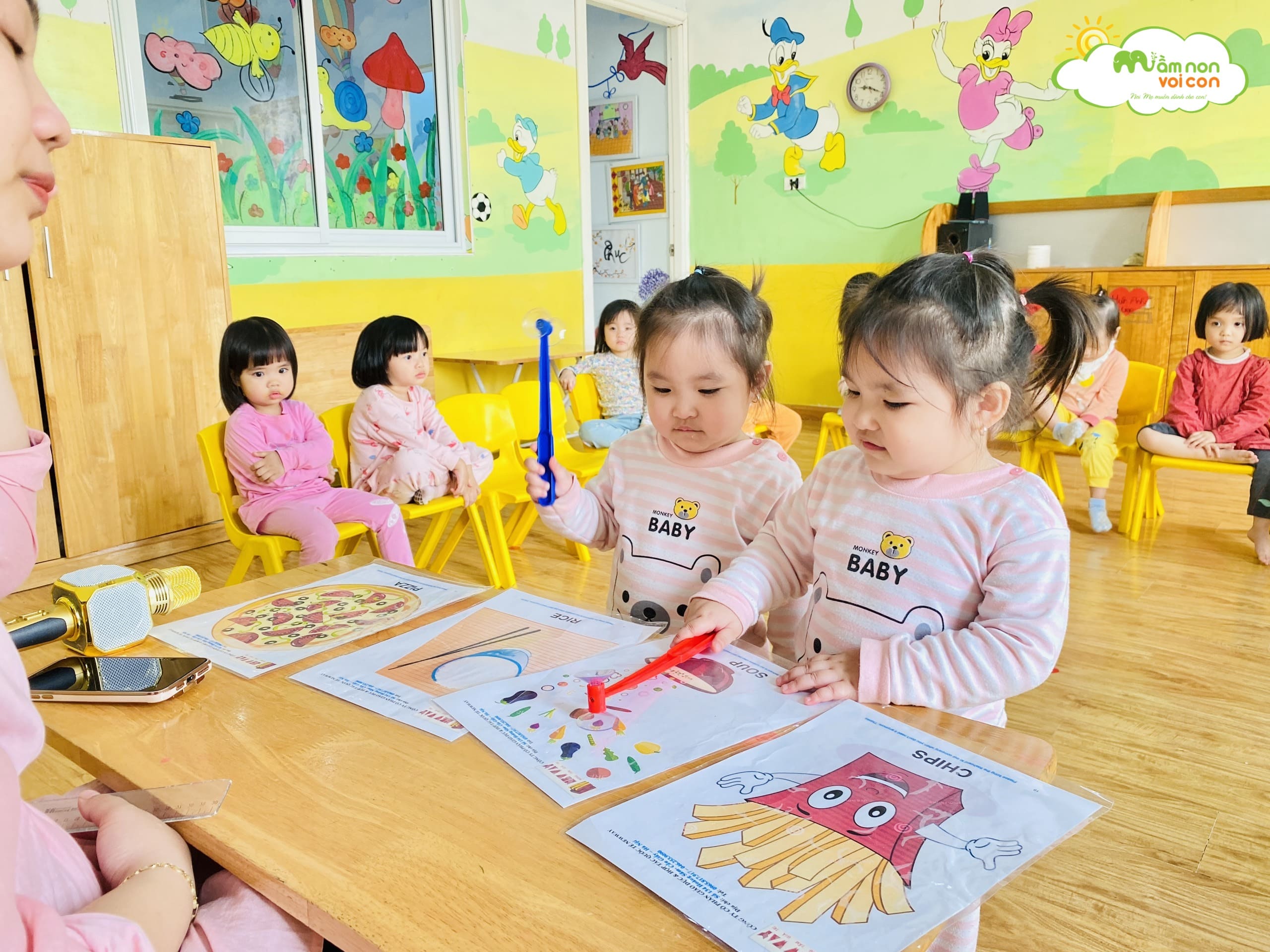 GIỜ HỌC TIẾNG ANH VUI NHỘN - TRƯỜNG MẦM NON VOI CON